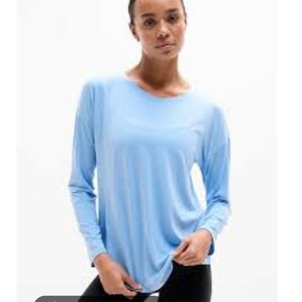 Athleta Move With Ease Top Light Blue Long Sleeve Relaxed Yoga Shirt Large L